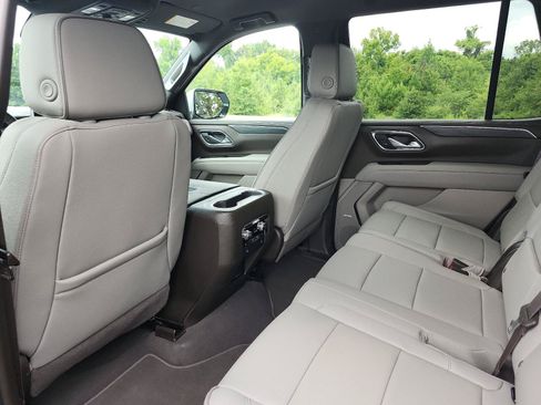 Certified 2024 GMC Yukon SLT w/ SLT Luxury Package AWD/4WD image 12