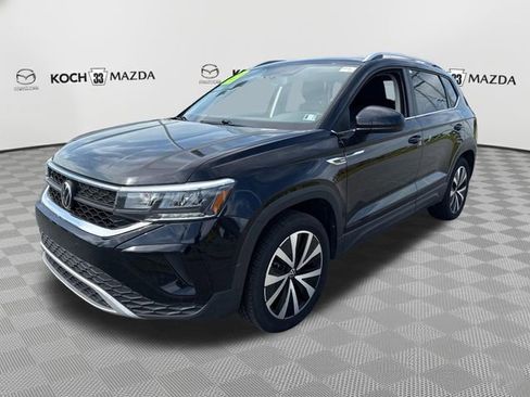 Used 2022 Volkswagen Taos SE image 3