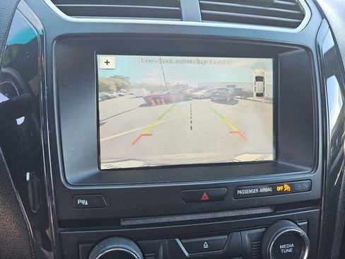 Used 2017 Ford Explorer XLT w/ Equipment Group 202A image 26