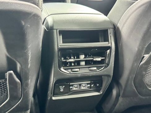 Used 2024 Jeep Grand Cherokee Limited w/ Luxury Tech Group II AWD/4WD image 38
