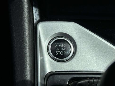 Used 2024 Nissan Altima 2.5 SV FWD image 24