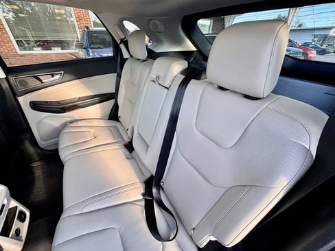 Used 2022 Ford Edge Titanium w/ Equipment Group 301A AWD/4WD image 9