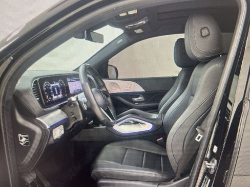 Used 2024 Mercedes-Benz GLS 450 4MATIC image 3