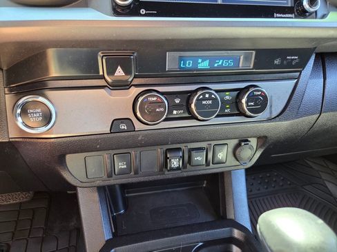 Used 2021 Toyota Tacoma TRD Sport RWD image 27