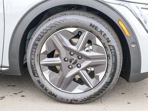 New 2025 Kia EV6 Light w/ Light LR Technology Package image 11