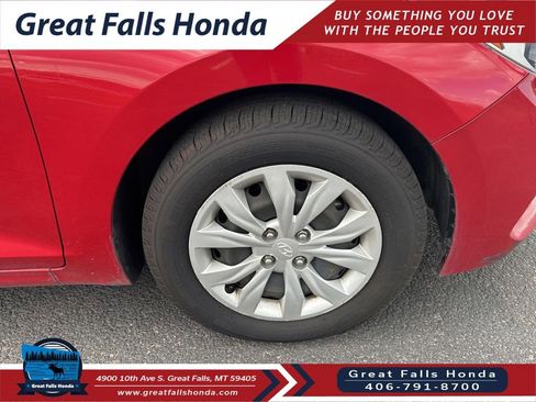 Used 2020 Hyundai Accent SE FWD image 32