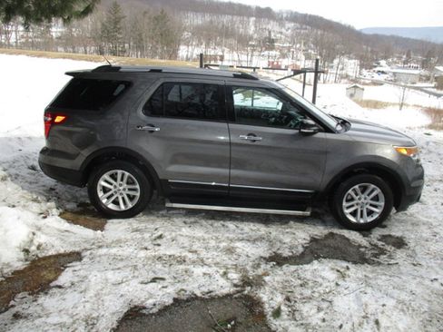 Used 2014 Ford Explorer XLT image 4