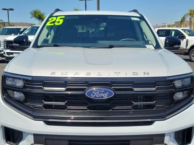 Certified 2025 Ford Expedition Active AWD/4WD image 29