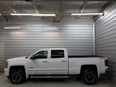 Used 2015 Chevrolet Silverado 3500 High Country w/ Duramax Plus Package AWD/4WD image 6