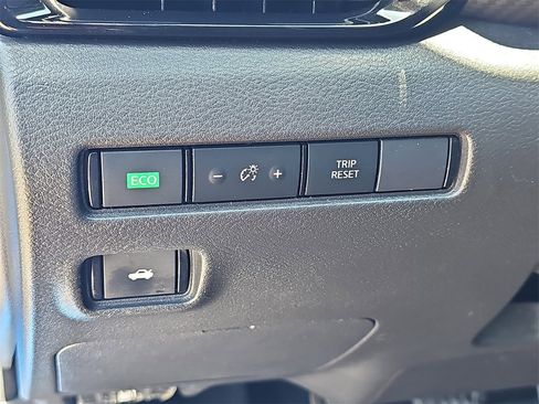 Used 2022 Nissan Sentra SR w/ Lighting Package image 25