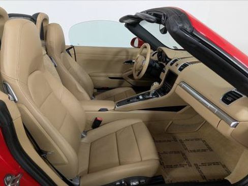 Used 2015 Porsche Boxster RWD image 18