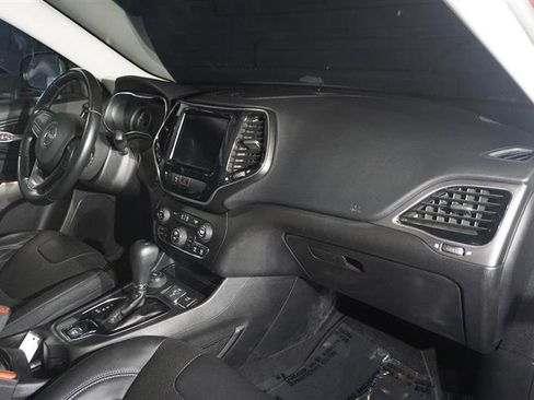 Used 2020 Jeep Cherokee Limited image 18