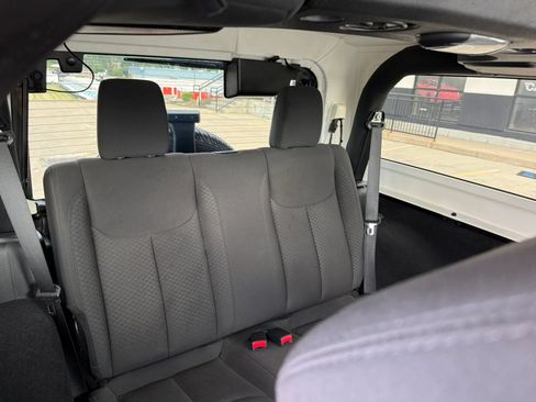 Used 2018 Jeep Wrangler Sport AWD/4WD image 22