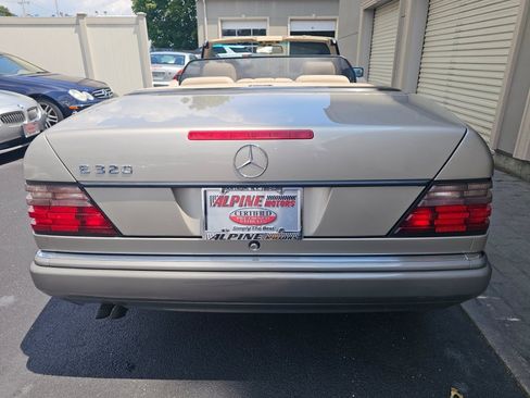 Used 1994 Mercedes-Benz E 320 Convertible image 26
