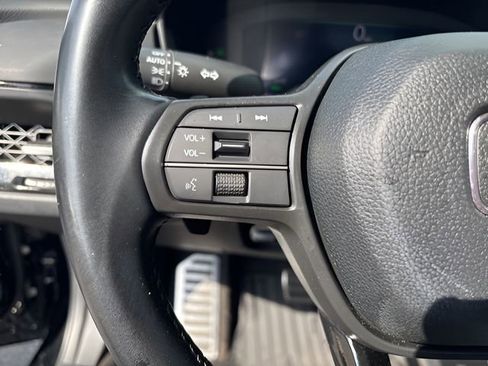 Used 2025 Honda Accord Sport image 17