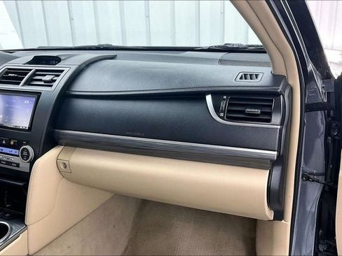 Used 2012 Toyota Camry LE FWD image 17