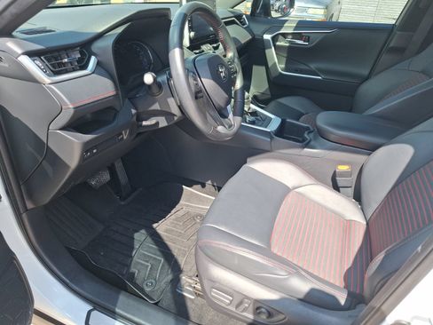 Used 2022 Toyota RAV4 XSE AWD/4WD image 17