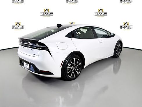 Used 2024 Toyota Prius Prime Premium FWD image 7