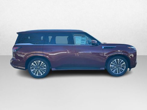 New 2025 INFINITI QX80 Luxe image 2