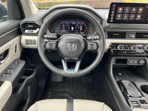 New 2026 Honda Pilot Touring image 14