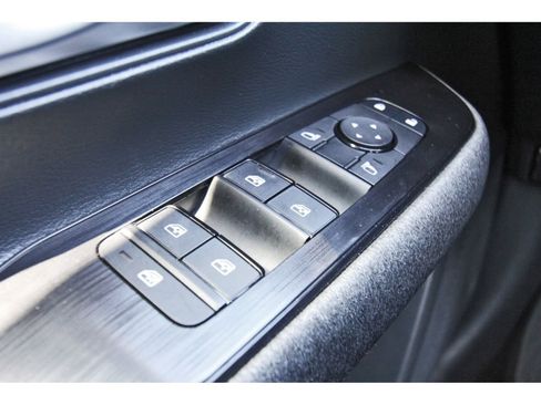 Certified 2025 Nissan Kicks SV image 22