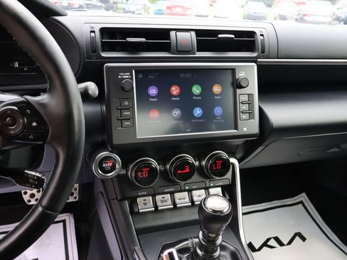 Used 2025 Toyota GR86 Premium w/ ALL Weather Mat Package (TMS) RWD image 17