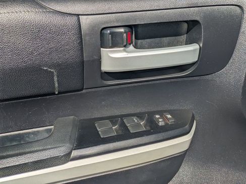 Used 2019 Toyota Tundra SR5 w/ SR5 Upgrade Package image 10