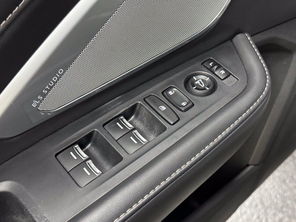 Used 2025 Acura RDX w/ Technology Package AWD/4WD image 13