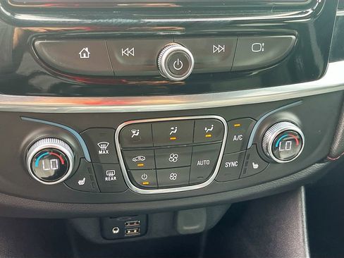 Used 2023 Chevrolet Traverse RS image 16