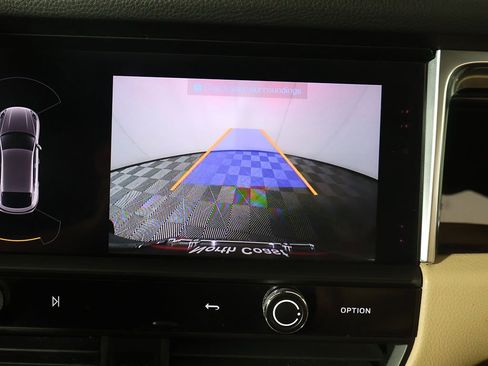 Used 2022 Porsche Macan image 43