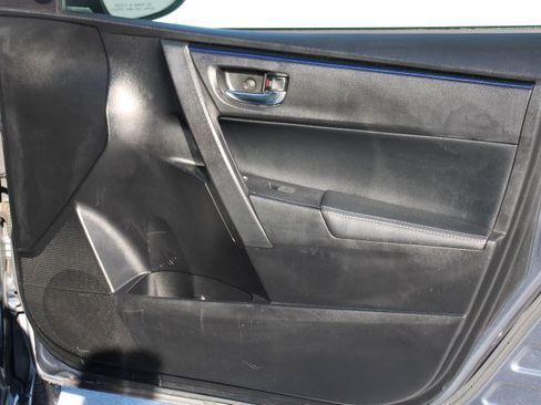 Used 2017 Toyota Corolla SE image 17