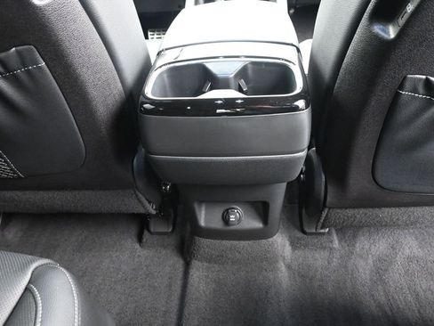 Used 2025 Kia Telluride SX w/ SX Captain's Chair Package image 12