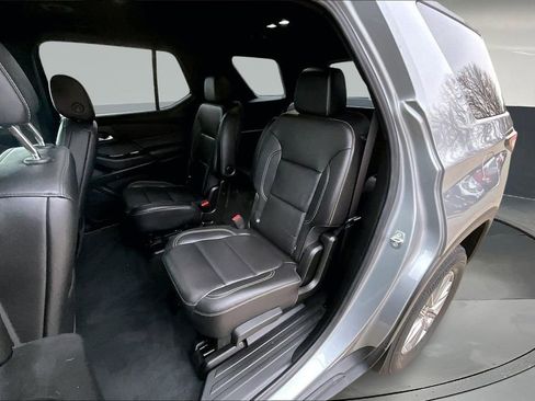 Used 2023 Chevrolet Traverse LT image 23