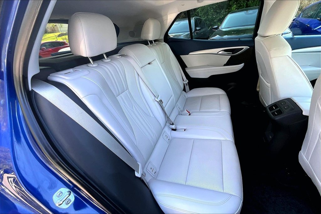Used 2024 Buick Envision Avenir AWD/4WD image 37