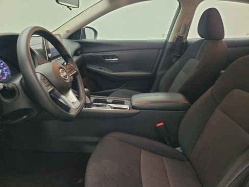 Used 2025 Nissan Sentra SV FWD image 17