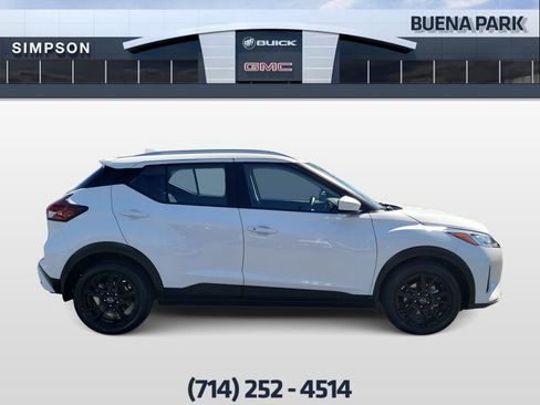 Used 2023 Nissan Kicks SV image 9