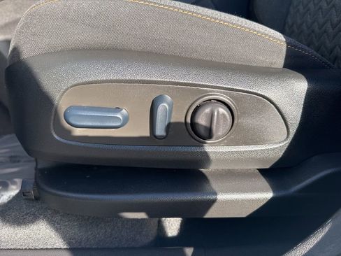 Used 2024 Chevrolet Equinox LT AWD/4WD image 10