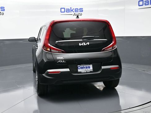 Certified 2022 Kia Soul LX image 7