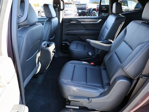 Used 2024 GMC Acadia Elevation image 8