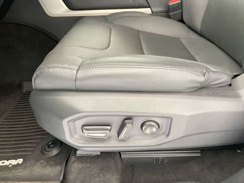 Used 2024 Toyota Tundra Limited image 12