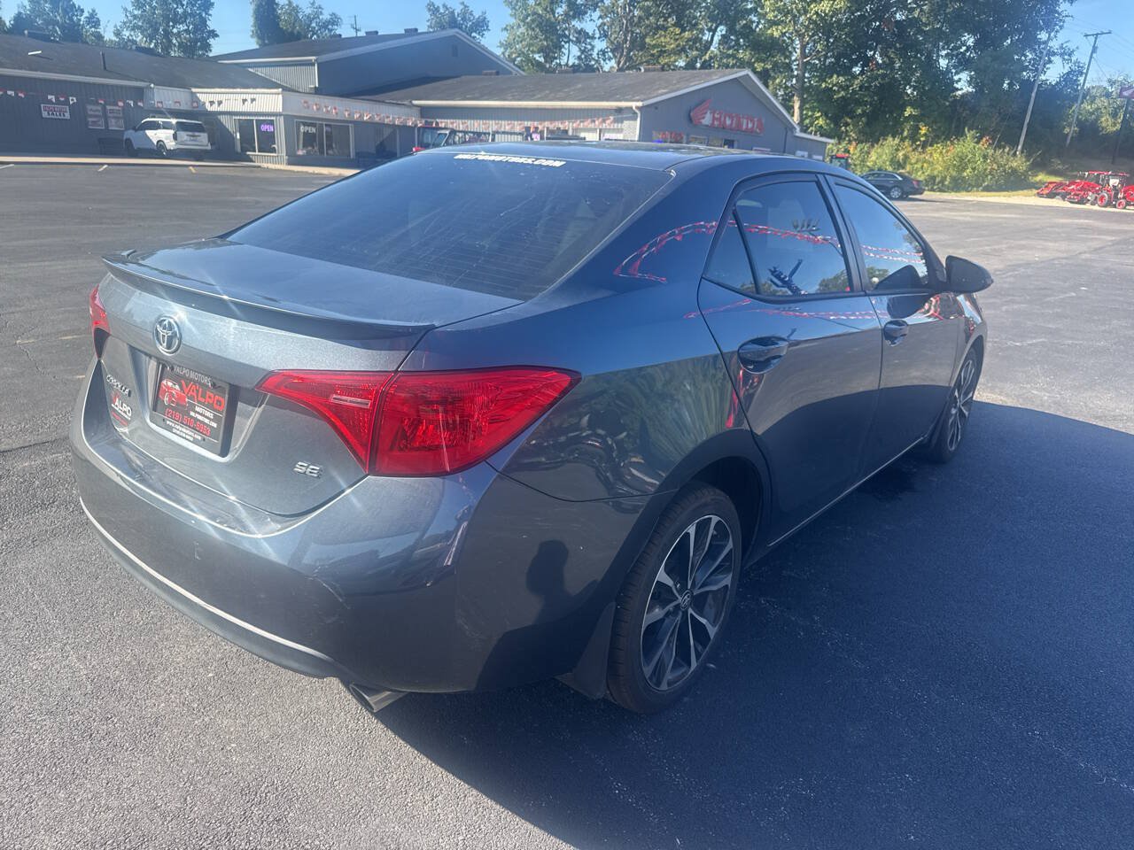 Used 2017 Toyota Corolla SE w/ Carpet Mat Package (TMS) FWD image 8