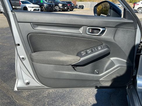 Used 2023 Honda Civic Sport image 11