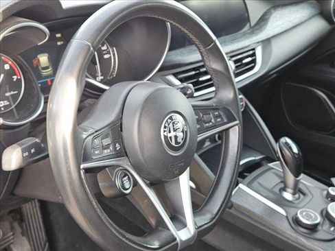 Used 2019 Alfa Romeo Stelvio image 10