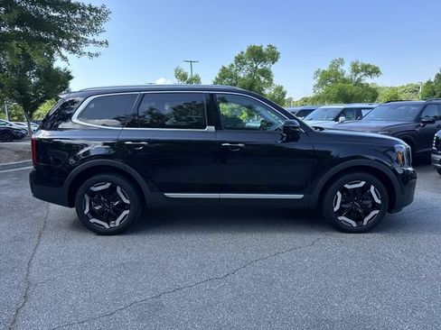 Used 2023 Kia Telluride S w/ S Sunroof Package FWD image 9