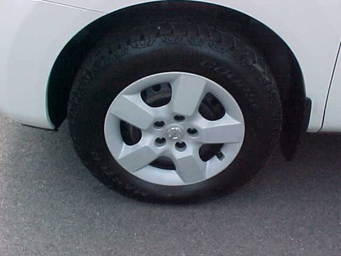 Used 2009 Nissan Rogue S image 5