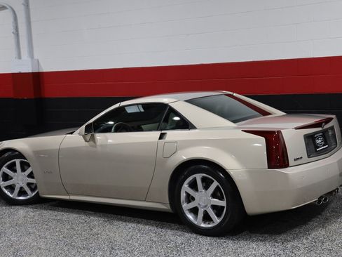 Used 2006 Cadillac XLR image 24