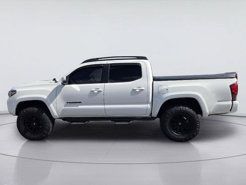 Used 2022 Toyota Tacoma TRD Sport AWD/4WD image 5