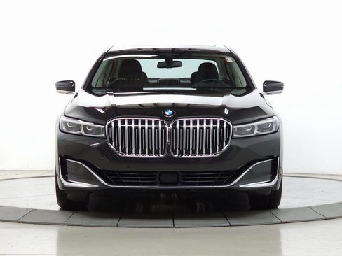 Used 2020 BMW 750i xDrive image 3