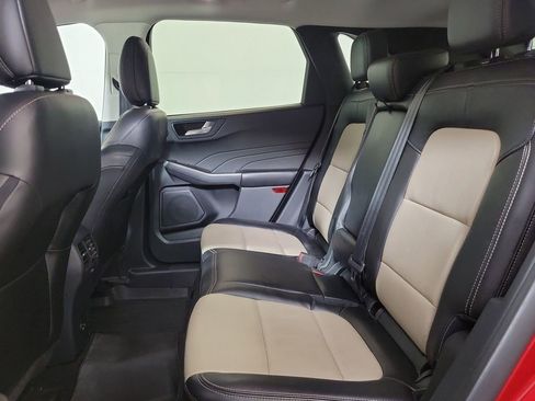 Used 2021 Ford Escape Titanium w/ Titanium Elite Package AWD/4WD image 23