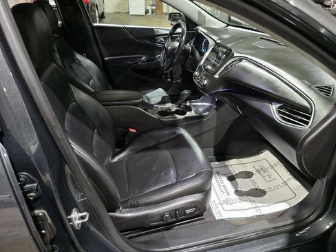 Used 2017 Chevrolet Malibu LT w/ Leather Package image 32